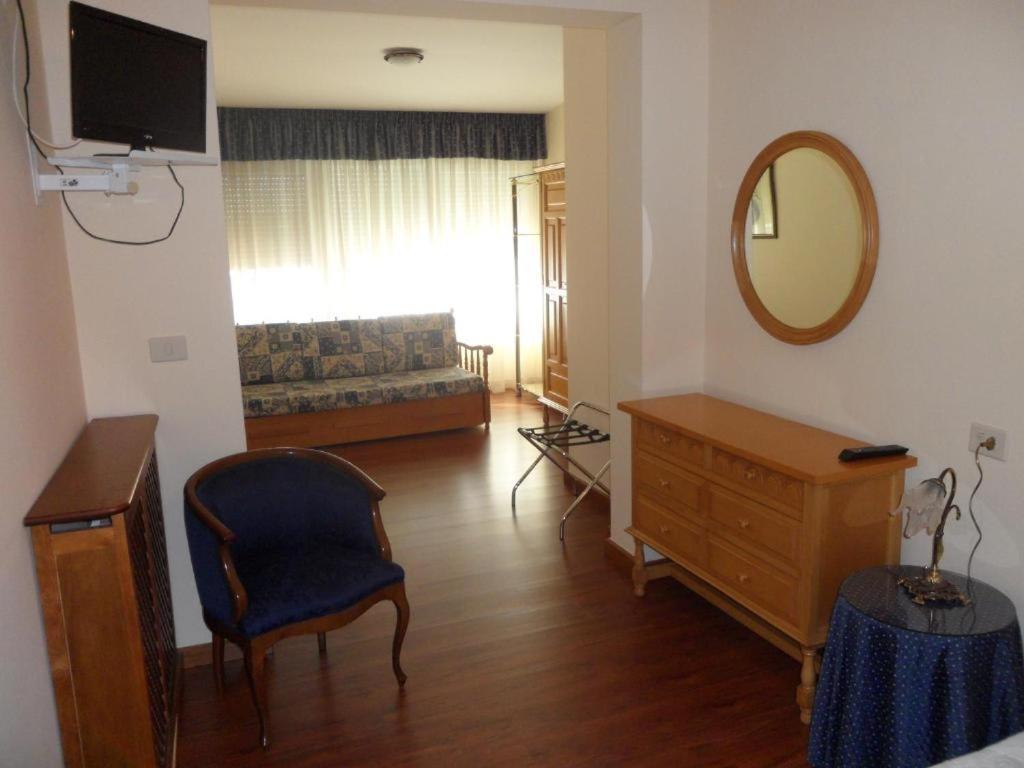 Hotel Avenida Baiona Sabaris ภายนอก รูปภาพ