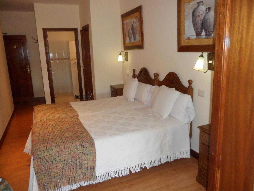 Hotel Avenida Baiona Sabaris ภายนอก รูปภาพ