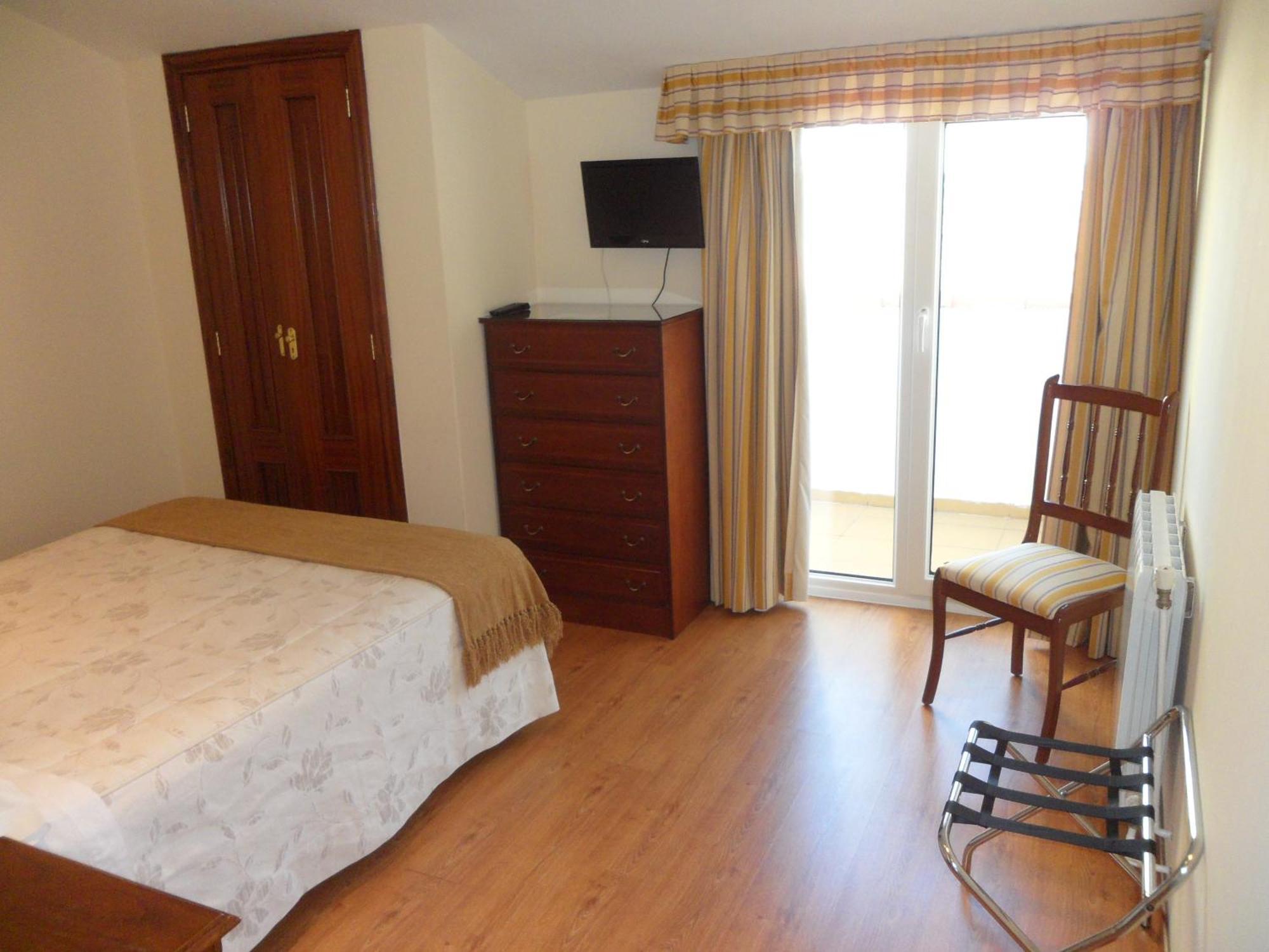 Hotel Avenida Baiona Sabaris ภายนอก รูปภาพ