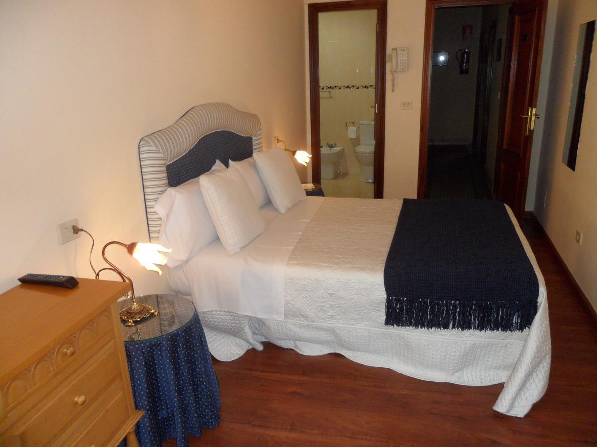 Hotel Avenida Baiona Sabaris ภายนอก รูปภาพ