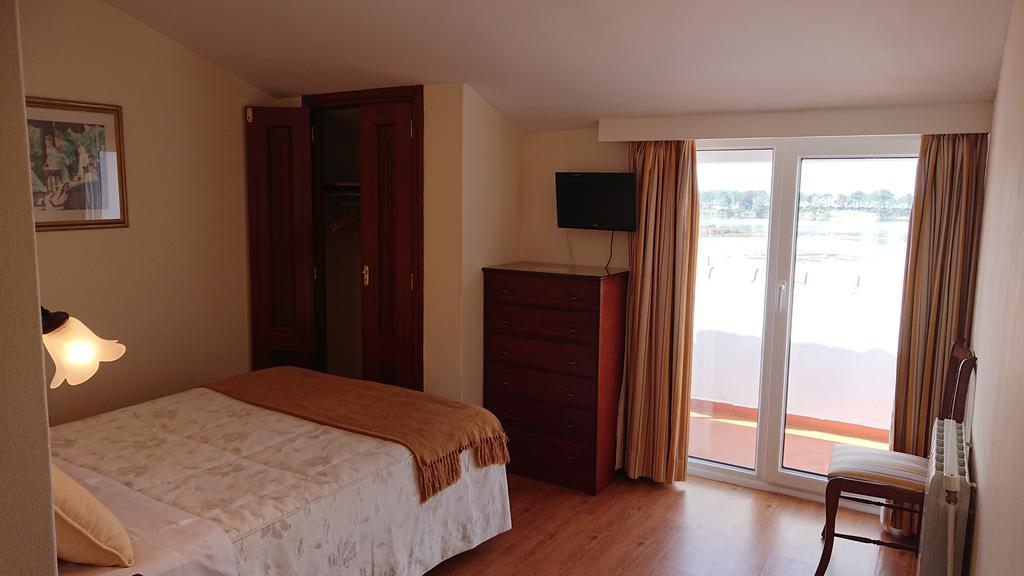 Hotel Avenida Baiona Sabaris ภายนอก รูปภาพ
